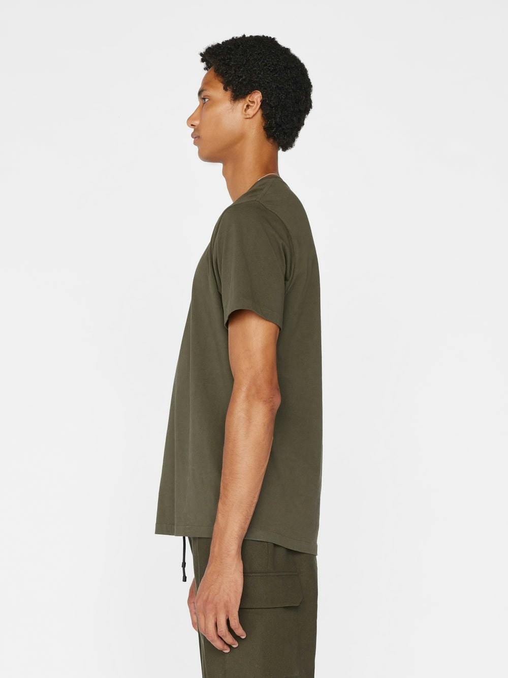 logo tee side view alt:fit1